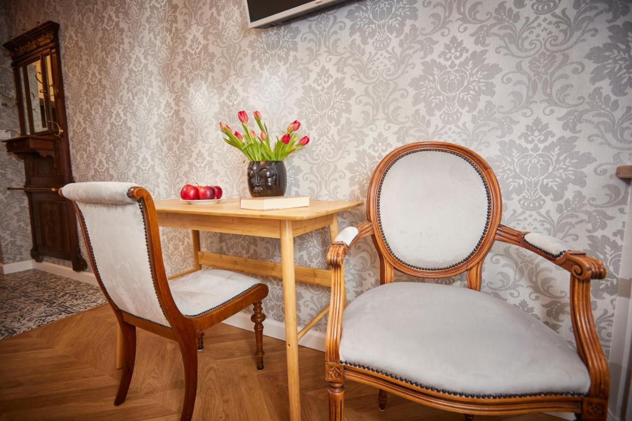 Mokotowska Place For